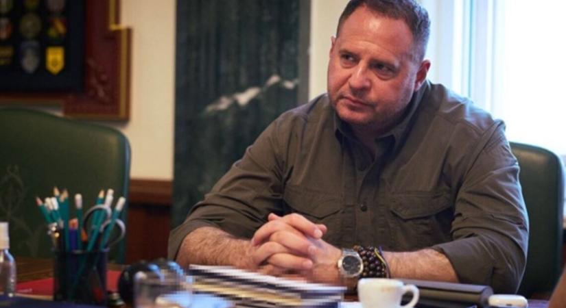 A NABU és a SZAP a házkutatás során több telefont és laptopot foglalt le Jermaknál