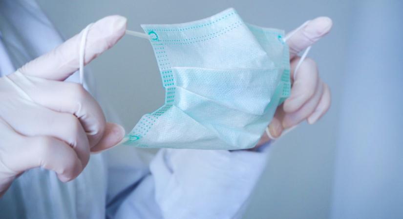 Itt a bejelentés: visszatér a kötelező maszkviselés, itt vezetik be újra az intézkedést Magyarországon