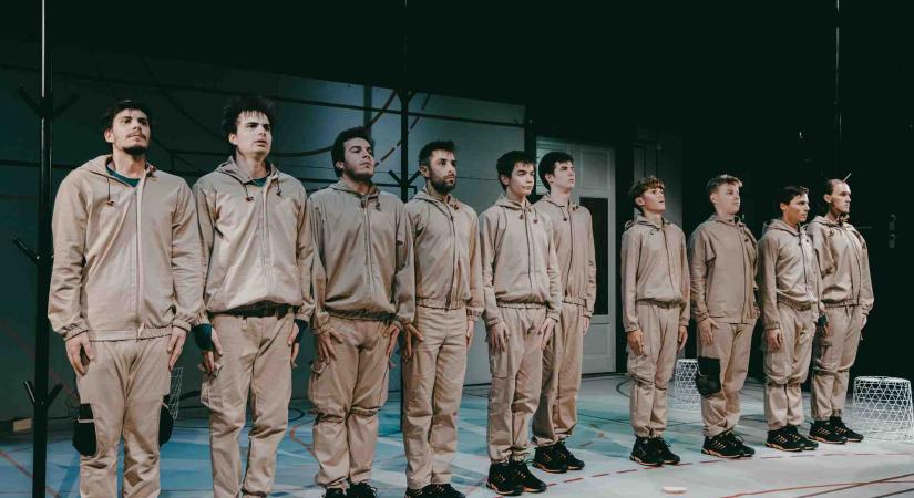 SZÍNHÁZCSINÁLÁS PÓZ NÉLKÜL III. Kamarafeszt / Zentai Magyar Kamaraszínház