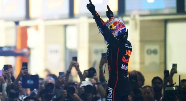 Háromesélyes lesz a szezonzáró – vasárnapi F1-es hírek és sztorik