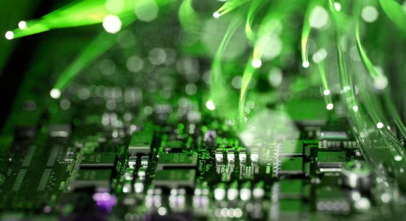 Gépek a frontvonalon: fegyverként vetették be a techóriások kedvenc játékszerét – véget ér a hús-vér hekkerek korszaka?