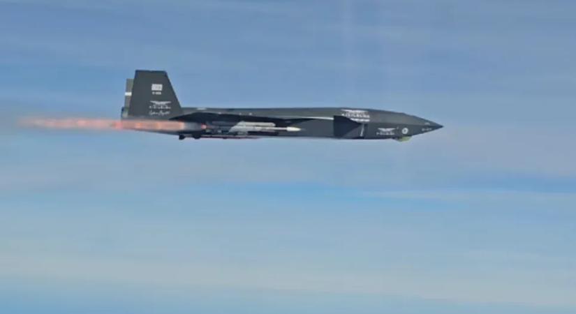 A világon elsőként lőtt ki levegő-levegő rakétát a törökök pilóta nélküli vadászgépe