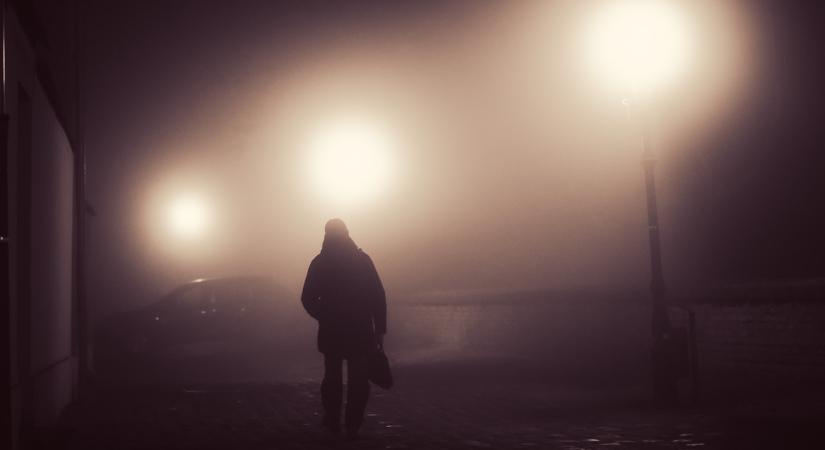 Borongós, ködös, szürke idővel indul a december