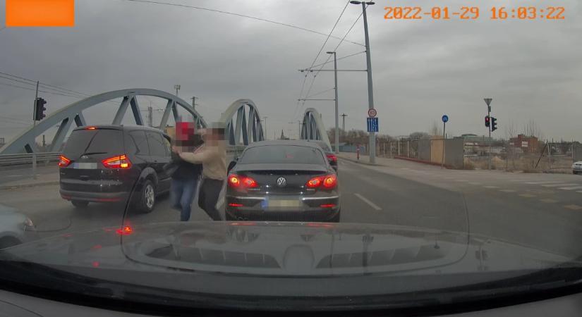 Ezek a videók tényleg jobb sofőrré tesznek – mutatjuk, hogyan