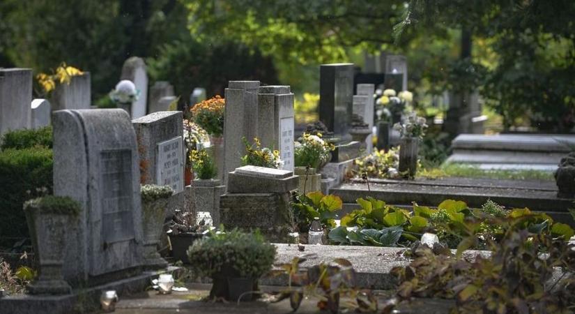 Meggyalázták a temetőket Hevesben – a zsákmány mindössze 25 ezer forintot ért