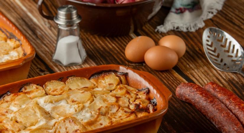 Felejtsd el a tejfölt! Így turbózd fel a rakott krumplit!