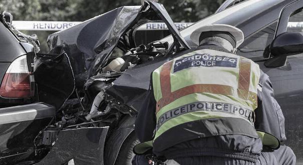 Szokatlan ítélet: évekre börtönbe kerül a 4-es úton motorosokat gázoló sofőr