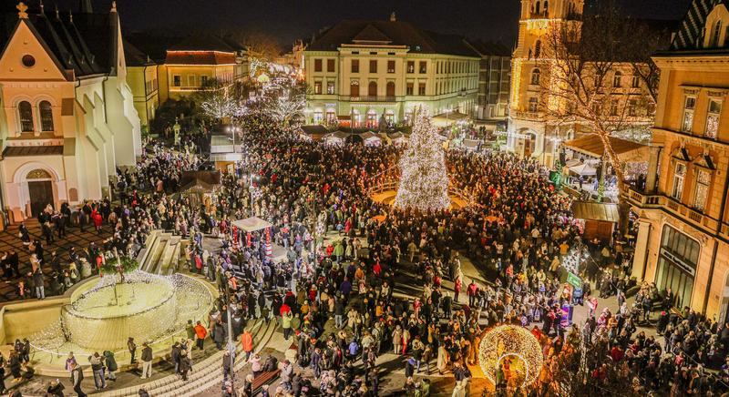 Ünnepi díszbe öltözött Kaposvár