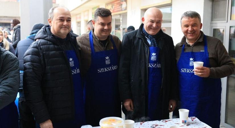 Igazi közösségi élmény volt idén is a Dunamenti Sültkolbász Fesztivál! (videóval)