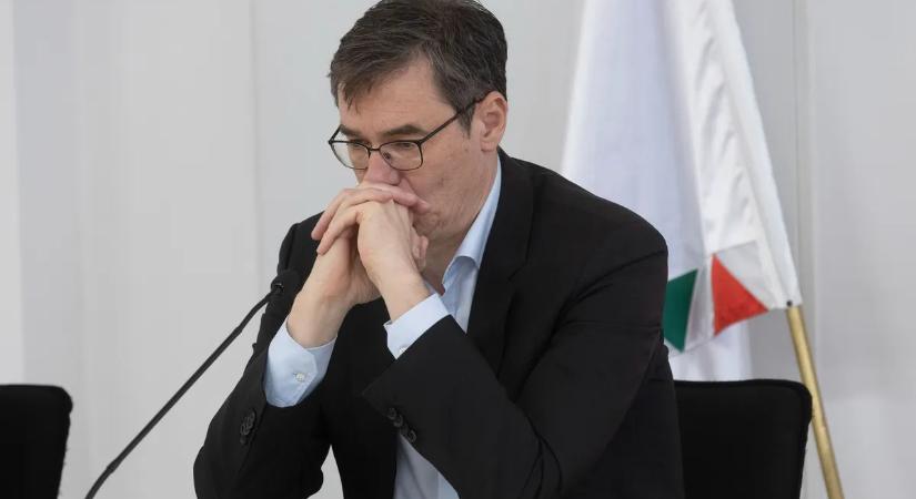 A kormány mentőövet dobna a fővárosnak, de Karácsony inkább tovább úszna