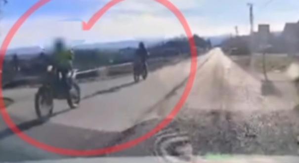 Napi jótanács: „ha nincs jogsid és ittál, akkor ne vontass másik motort!”