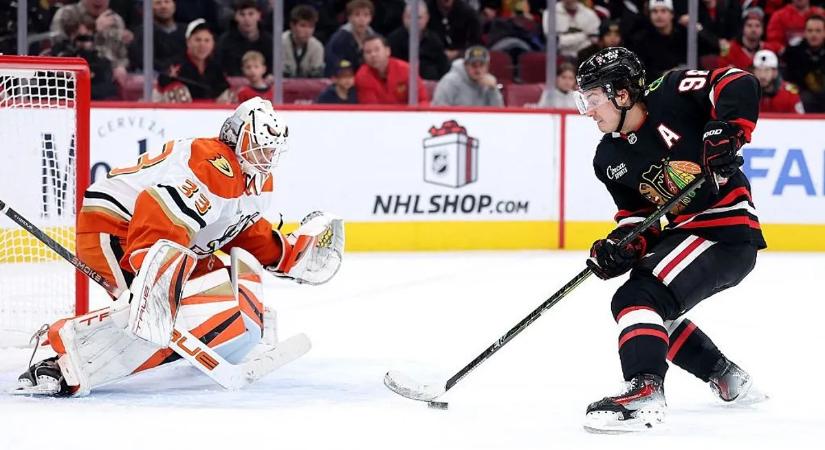 NHL: háromgólos hátrányból fordított a Chicago