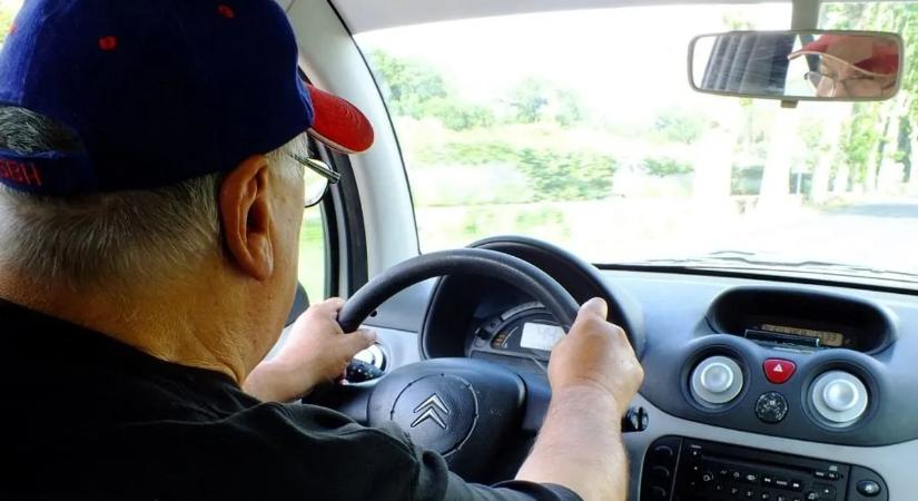 Idős sofőr okozott súlyos közlekedési balesetet