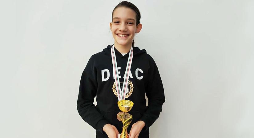 Bronzérmes lett a körversenyen a DEAC fiatal vívója