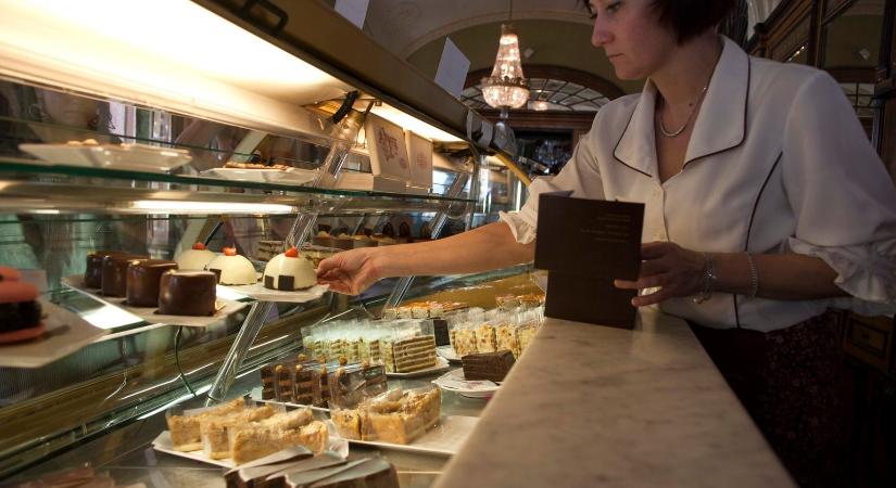 Mostantól az ország több cukrászdájában mesekönyvvel lehet fizetni