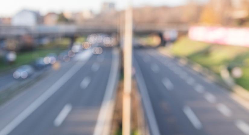 Baleset miatt teljesen lezárták az M3-ast Budapest felé Hatvannál
