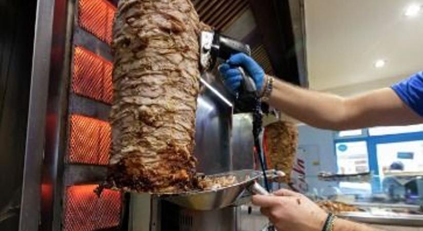 Rémálom és horrorhúsok a gíroszosoknál – döbbenetes eredménnyel zárult az országos razzia, erre senki nem mert gondolni