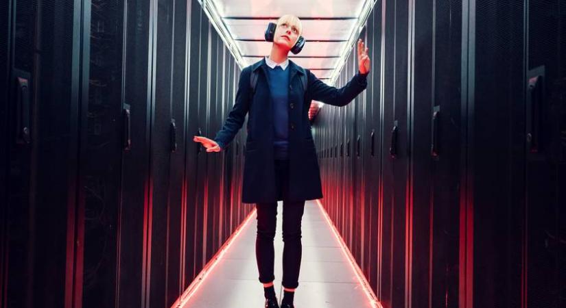 “Autistának lenni nem betegség, hanem áldás” - Interjú az Éles elmék sorozat főszereplőjével, Sara Mortensennel