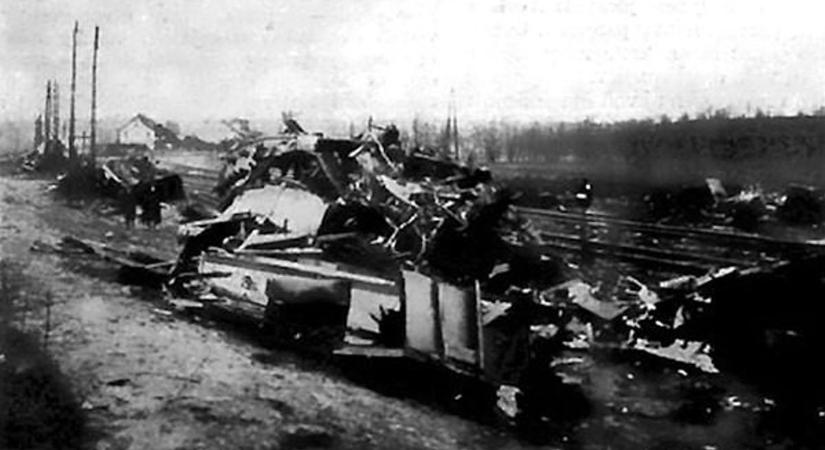 A legnagyobb vasúti katasztrófa - A Szombathelyen át közlekedő vonat is érintett volt