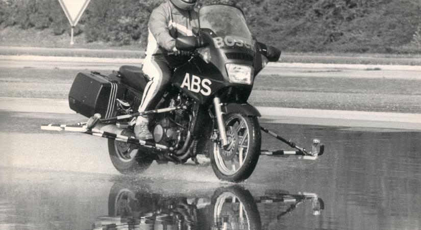 30 éves a Bosch motorkerékpáros ABS-rendszere