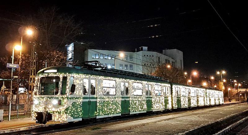 Ünnepi díszben búcsúzik a legöregebb HÉV-szerelvény