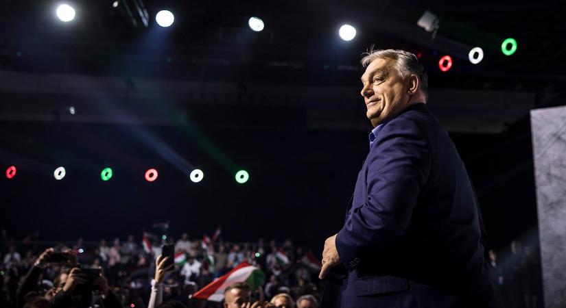 A novembert Orbán nyerte a kockázatminimalizálásra törekvő Magyarral szemben