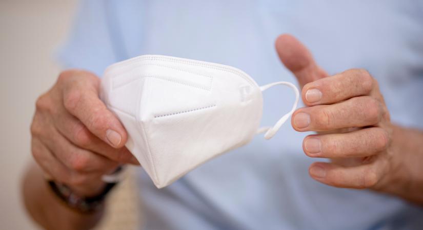 Visszatér a kötelező maszkviselés: szigorú korlátozásokat vezet be a veszprémi kórház