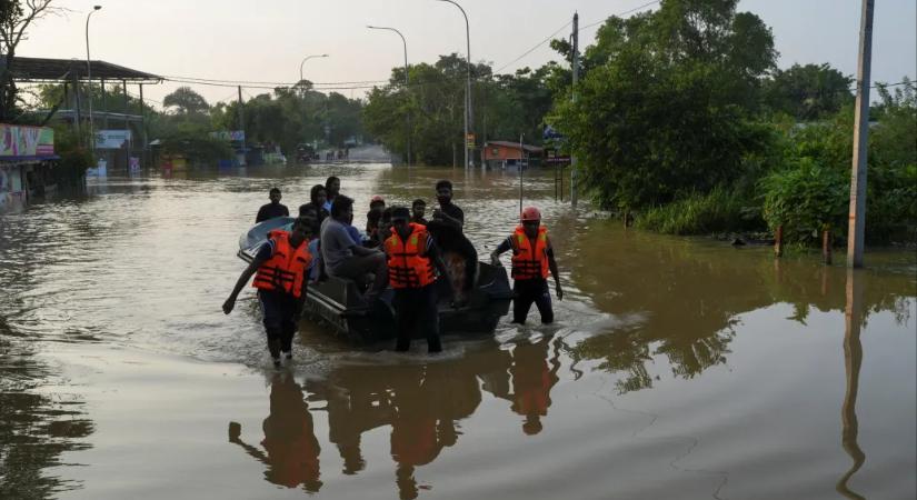 Már több mint 900-an meghaltak a Délkelet-Ázsiát sújtó árvizekben