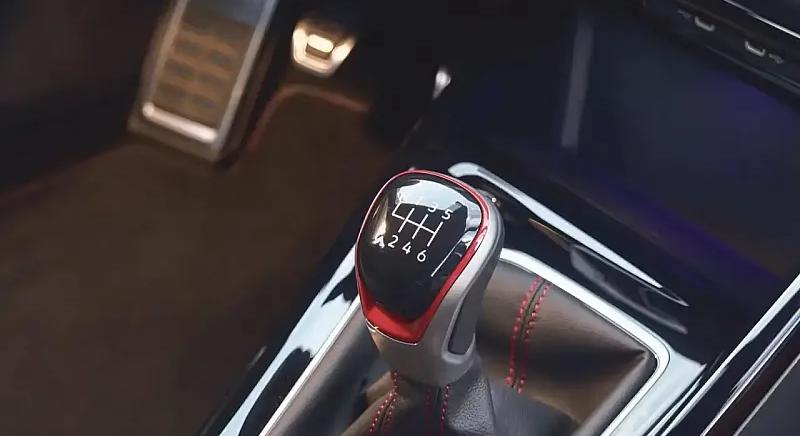 A Volkswagen különös ötlettel tartaná életben a kézi váltót