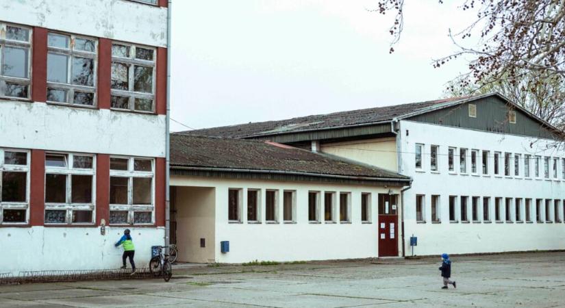 A tornatermet már lehet használni, de az öltözőkbe nem mehetnek be a tanulók