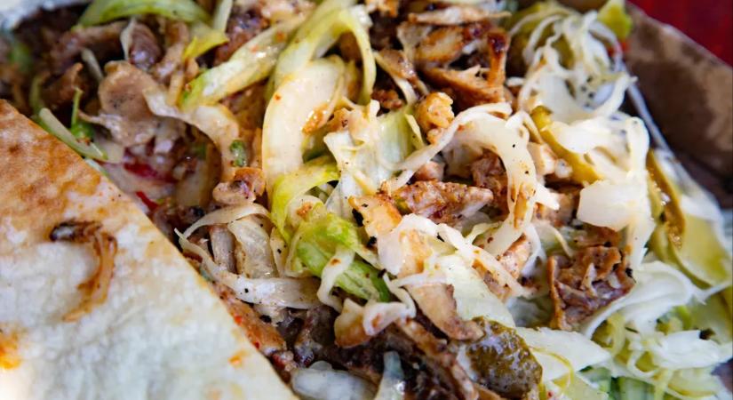 Lecsapott a gyrososokra a fogyasztóvédelem, 25 üzletet zártak be