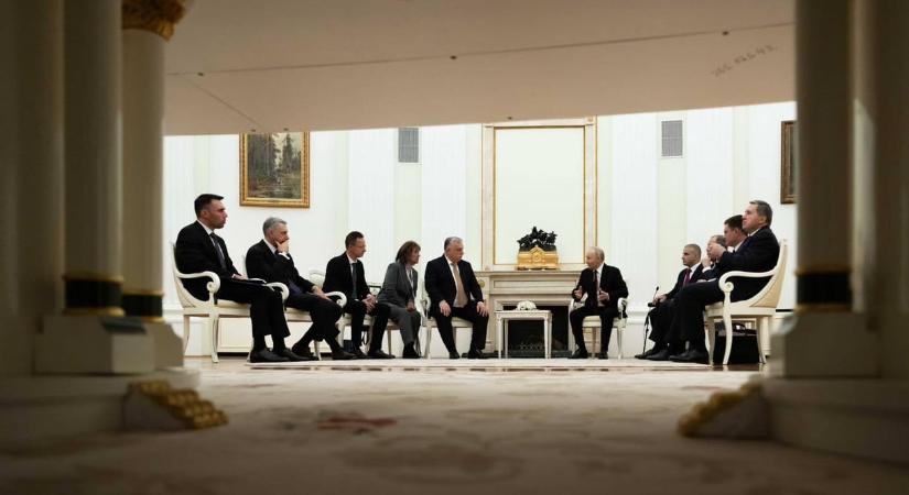 „A miniszterelnököt sem lehet eladni” – Szijjártó szerint nem volt semmi probléma a Putyin–Orbán-találkozó félrefordításaival