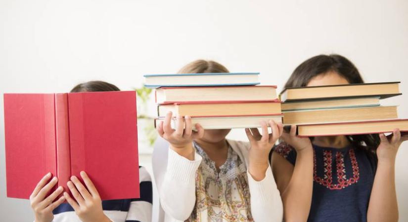 Mától több cukrászdában mesekönyvekkel is lehet fizetni: jó helyre kerülnek az olvasnivalók