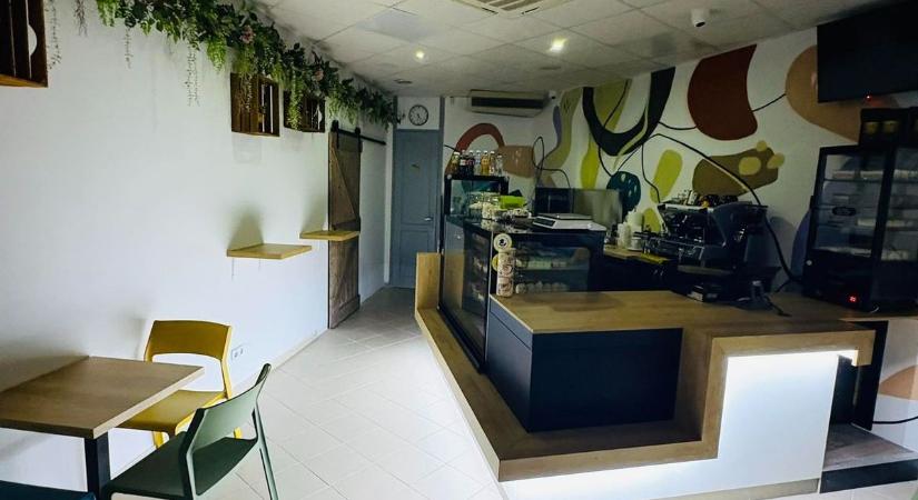 Torták, pogácsák, szendvicsek – újabb cukrászda nyílt Dunaújvárosban