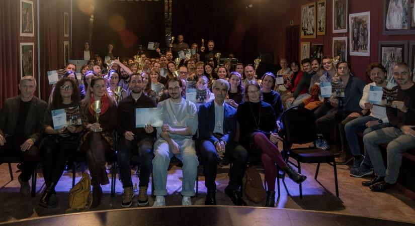 Színészeket és muzsikusokat díjazott a Budapest Sportiroda a futópályán elért eredményekért