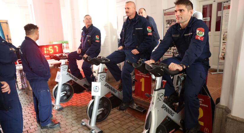 Tízórás küzdelem a nyeregben