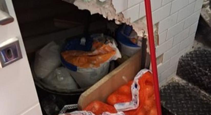 Gyomorforgató gyros-ellenőrzés: 25 éttermet és büfét zártak be az ellenőrök