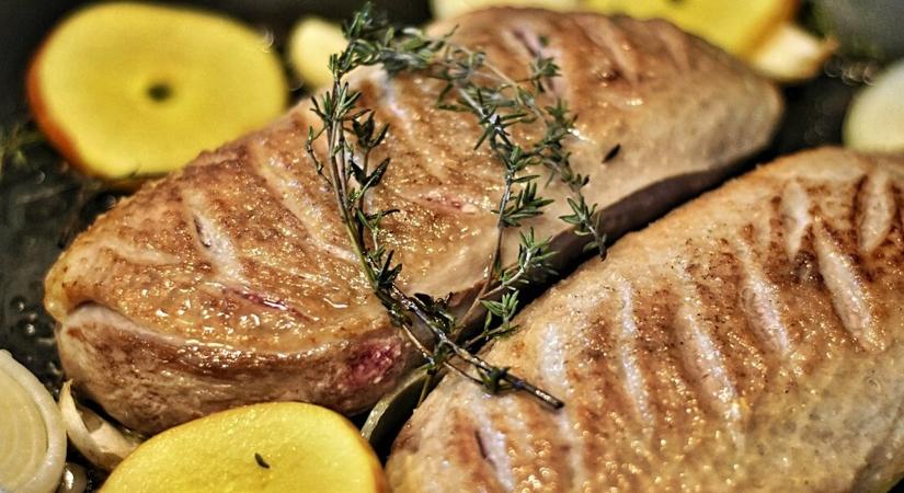 Karácsonyi kacsamell almával és hagymával  recept