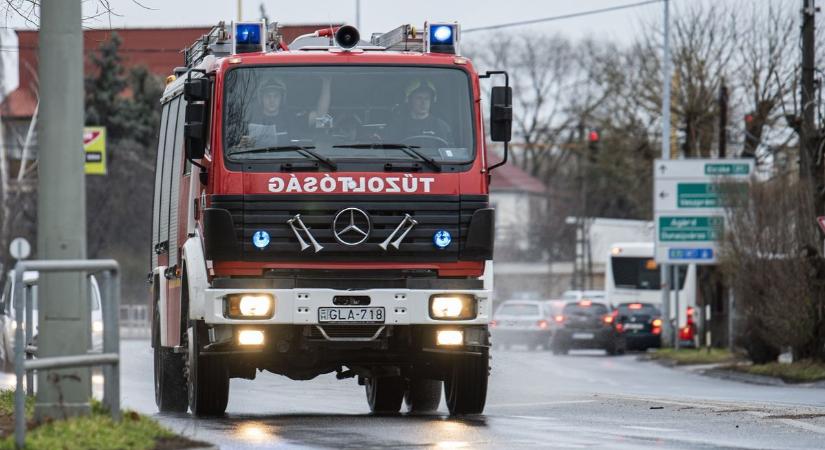Csak a szerencsén múlt, hogy nem történt tragédia – Három embert vittek kórházba