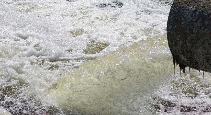 Borzalmas, mit művelt a szennyvíz ezzel a folyószakaszunkkal