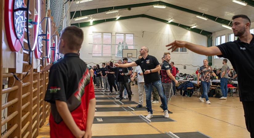 Több mint félmillió forint gyűlt össze a bajnai jótékonysági dartsversenyen