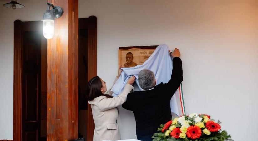 Emléktáblát kapott Potápi Árpád János a Vajdaságban (fotók, videó)