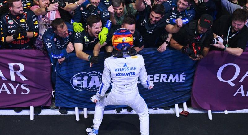 Formula1.5 – Dráma a hajrában, Albon a cím kapujában