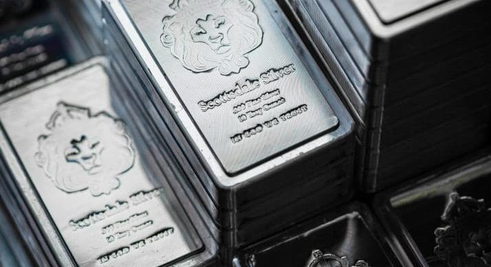 Újabb rekordot ért el az ezüst – Beindult az árfolyam 57 dollár felett a jegyzés