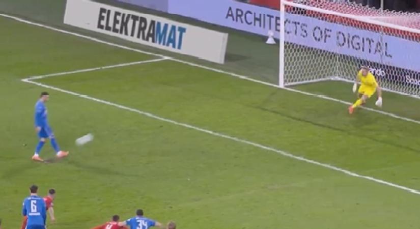 Nézd meg, milyen fantasztikusat bénázott a magyar válogatottat a vébéről kiejtő Troy Parrott!