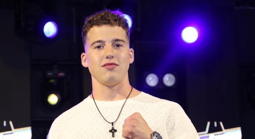 Sármja beragyogta az estét: Schóbert Norbert Jr. mindenkit elbűvölt a szalagavatón