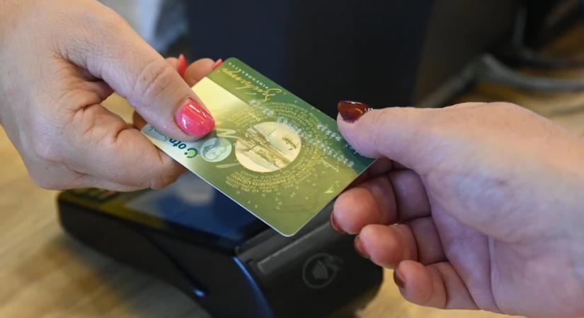 NGM: hétfőtől újra lehet SZÉP-kártyával hideg élelmiszert vásárolni