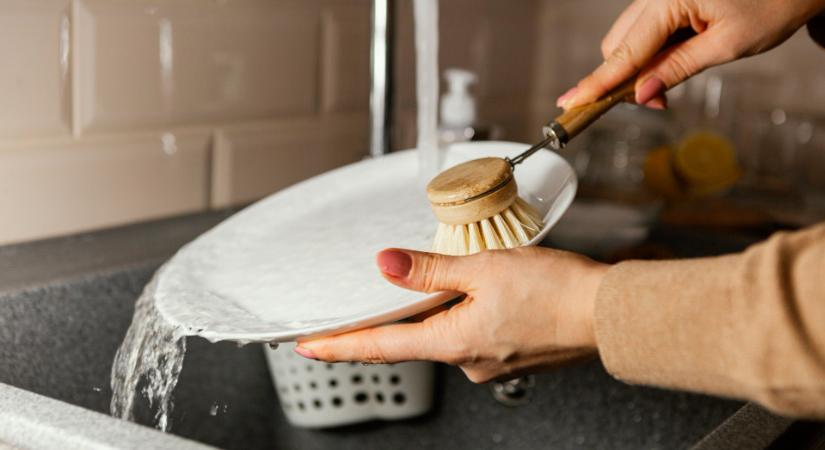 5 mód, amivel elkerülheti a mikroműanyagokat a konyhában