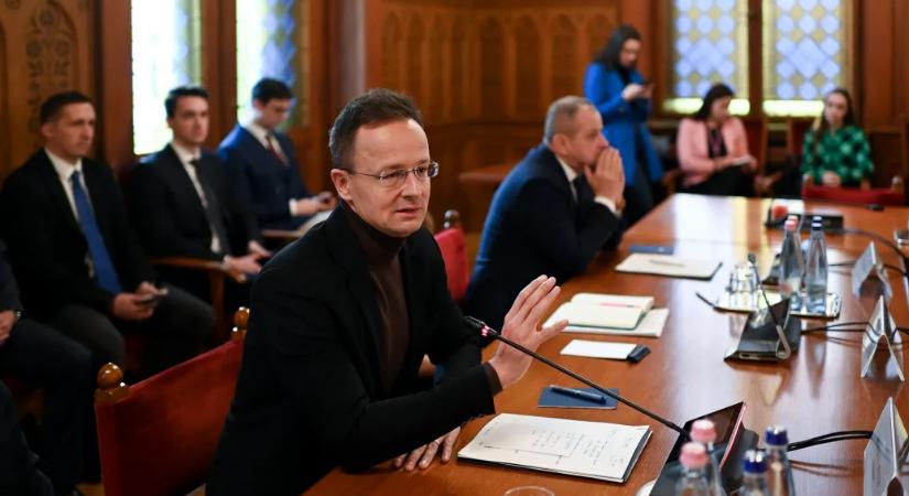 Németh Zsolt kellemetlen kérdéseket is feltett Szijjártónak a külügyi bizottság előtt