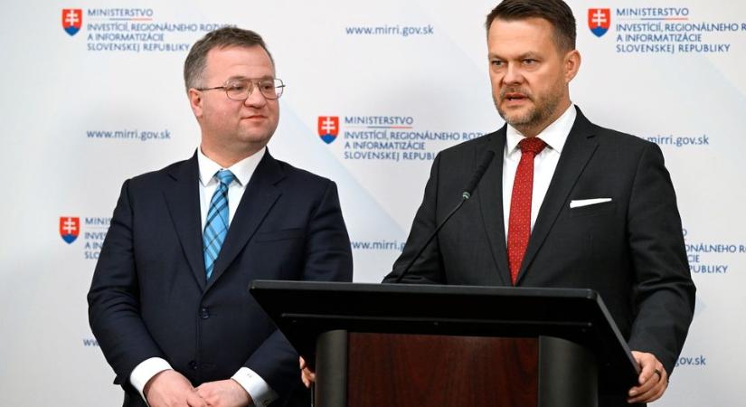 A kormány új törvénnyel lépne fel a gyerekeket fenyegető online veszélyek ellen